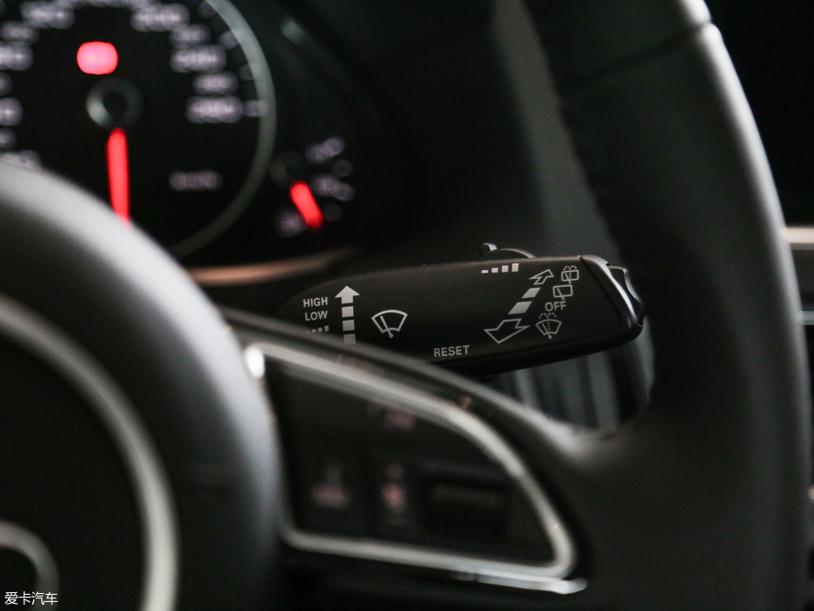 2018WQ5 ذ 40 TFSI g