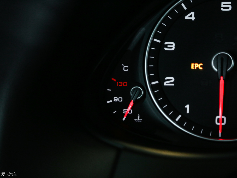 2018WQ5 ذ 40 TFSI g(sh)