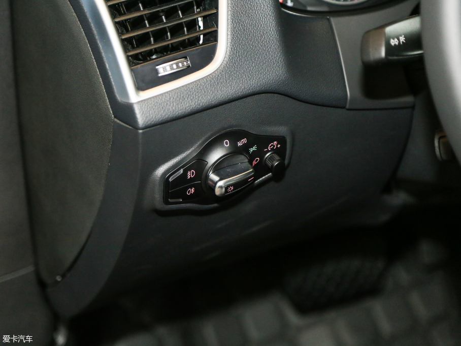 2018WQ5 ذ 40 TFSI g