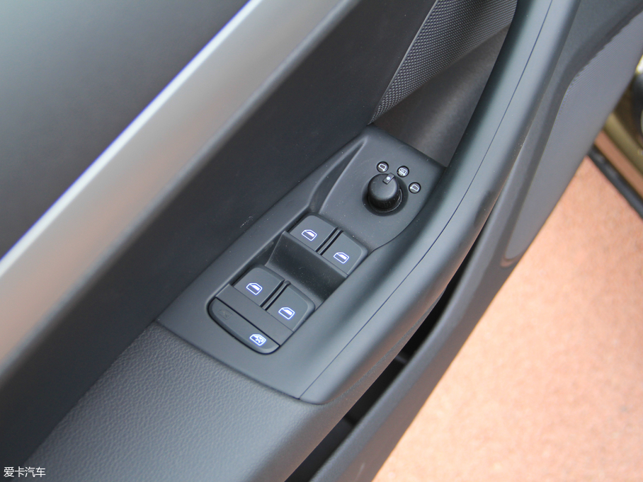 2018WQ3 30 30 TFSI r