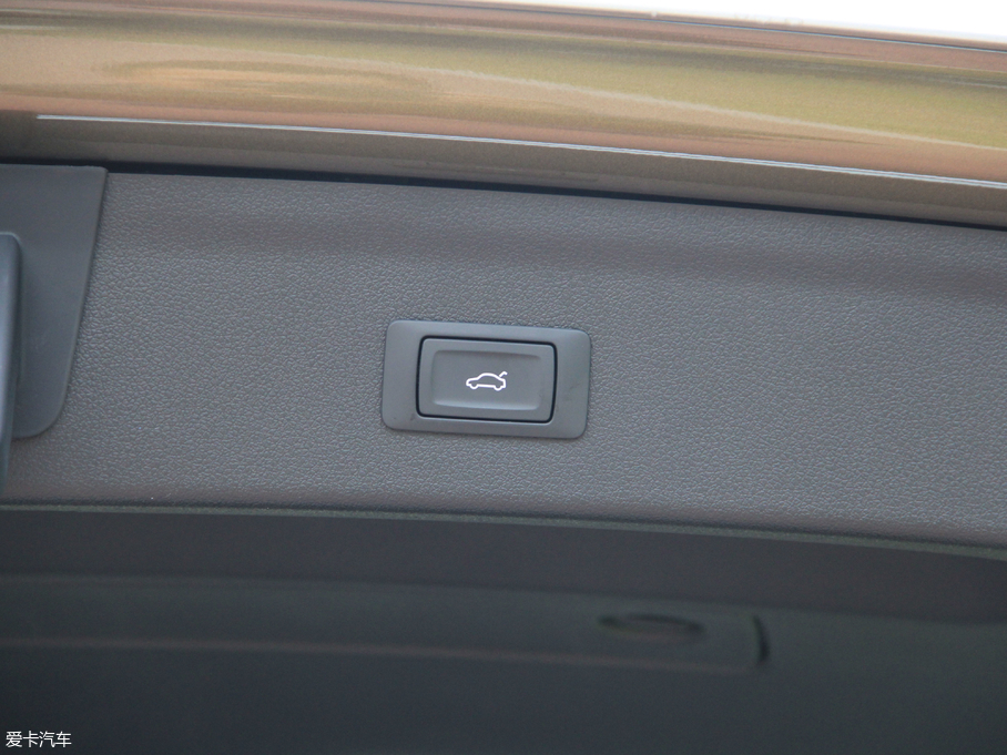 2018WQ3 30 30 TFSI r