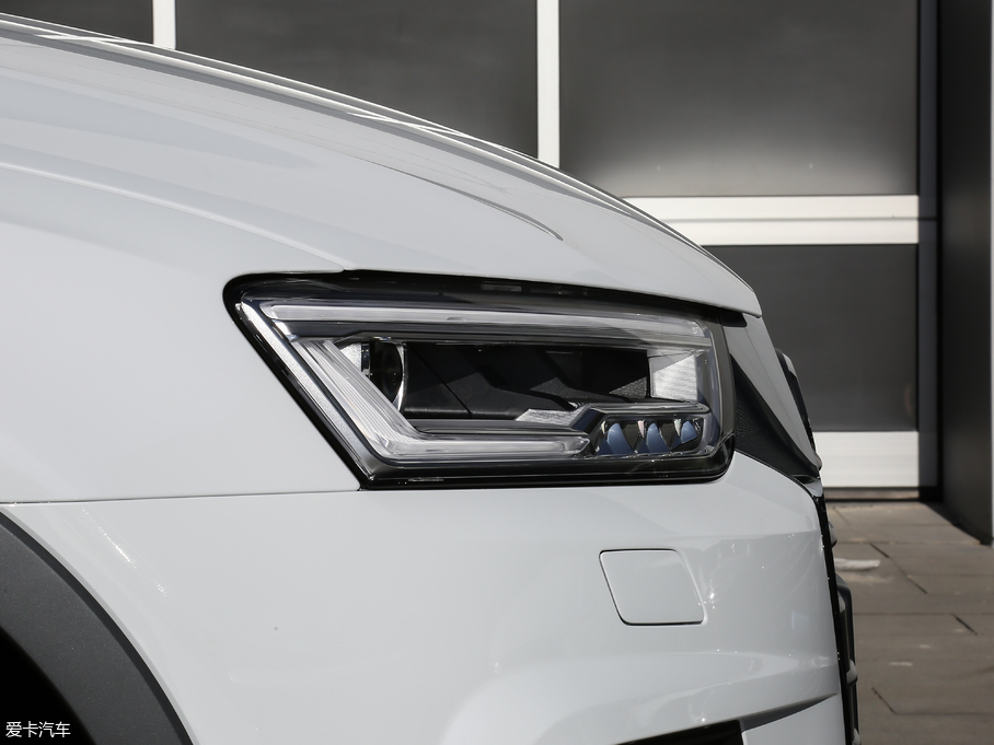 2018?yun)WQ3 30 30 TFSI L(fng)