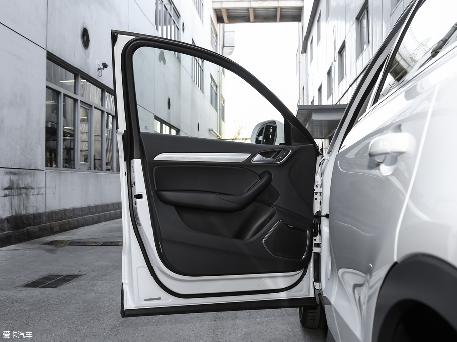 2018WQ3 30 30 TFSI L