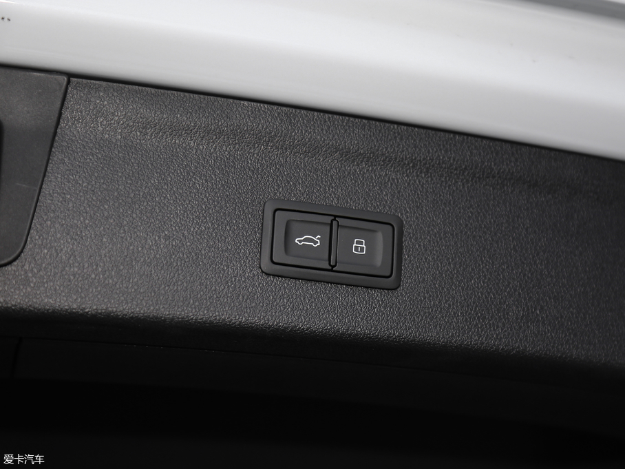 2018?yun)WQ3 30 30 TFSI L(fng)