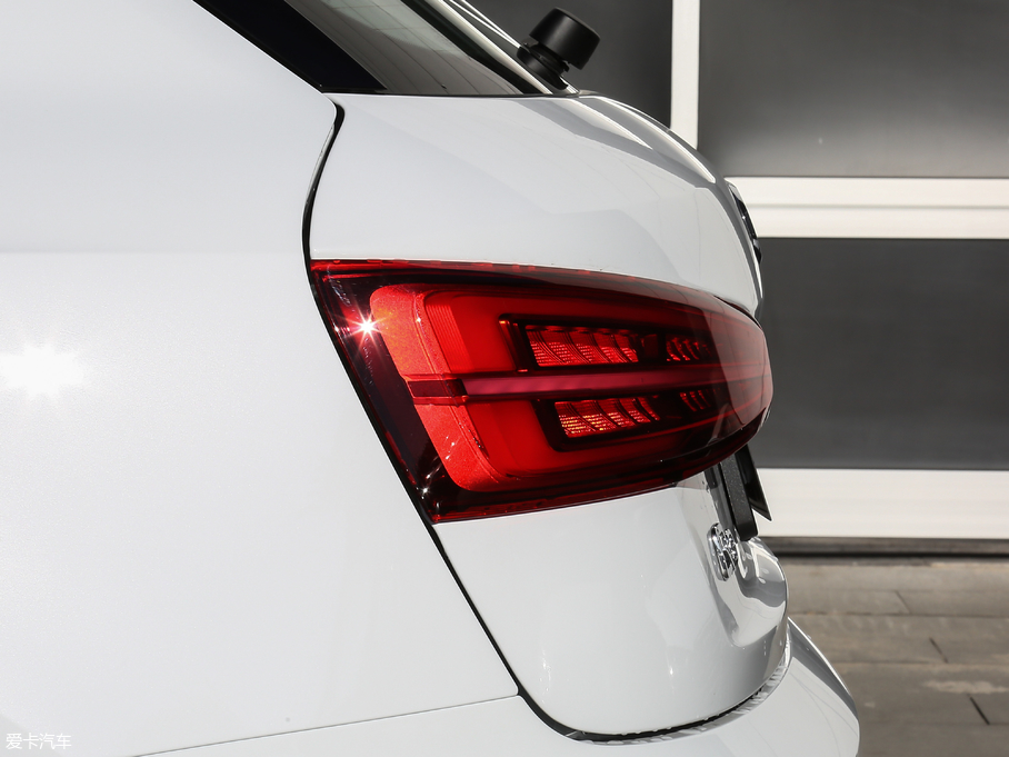 2018WQ3 30 35 TFSI r