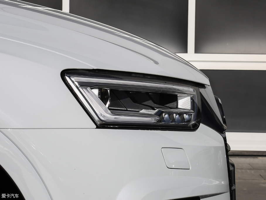 2018WQ3 30 35 TFSI r