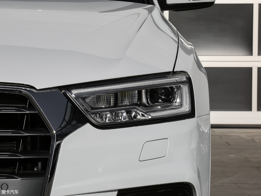 2018WQ3 30 35 TFSI r