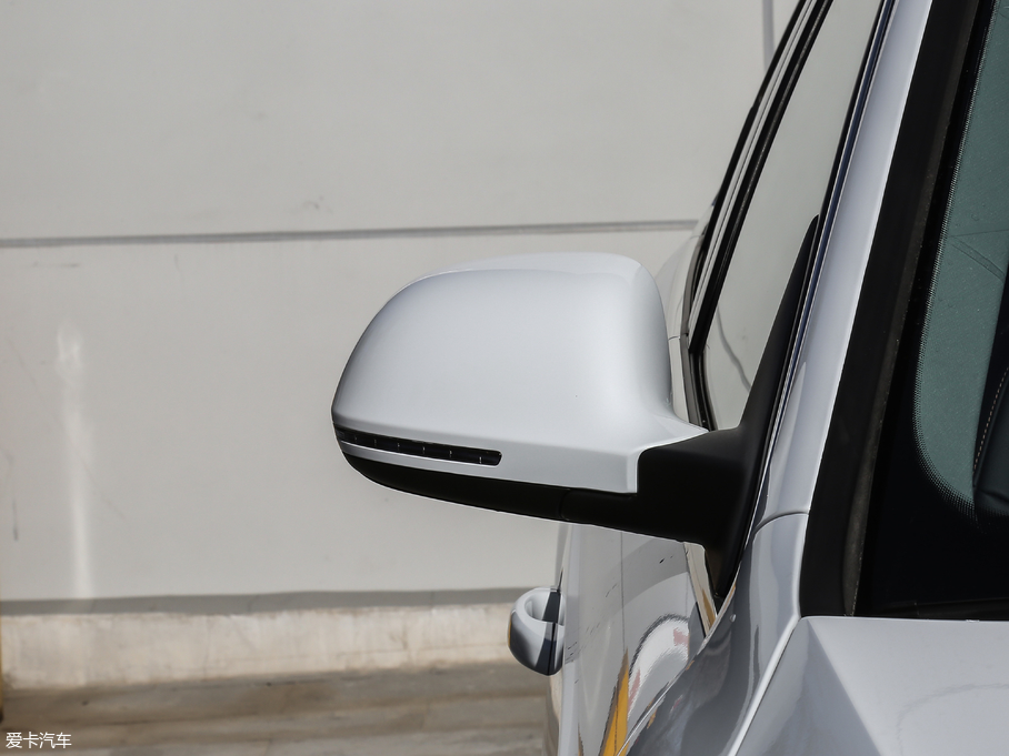 2018WQ3 30 35 TFSI r