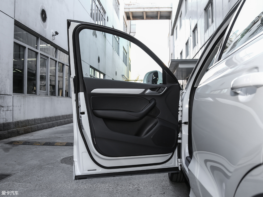 2018WQ3 30 35 TFSI r