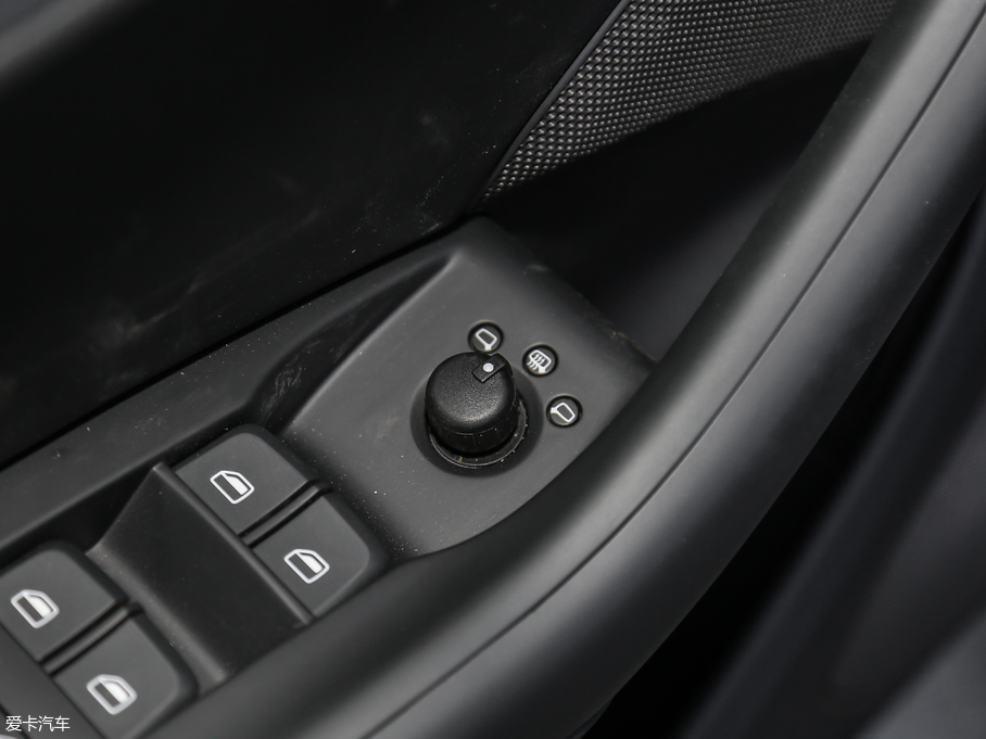 2018WQ3 30 35 TFSI r