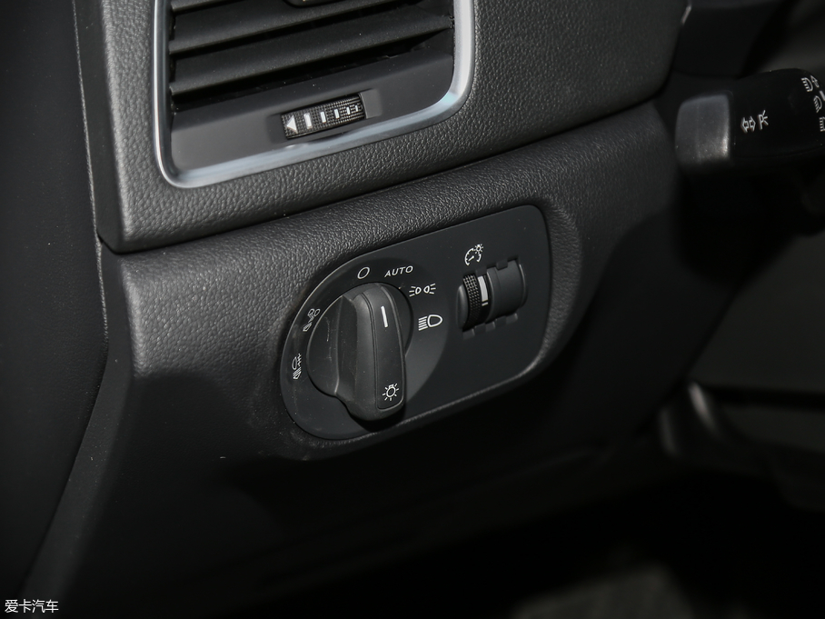 2018WQ3 30 35 TFSI r