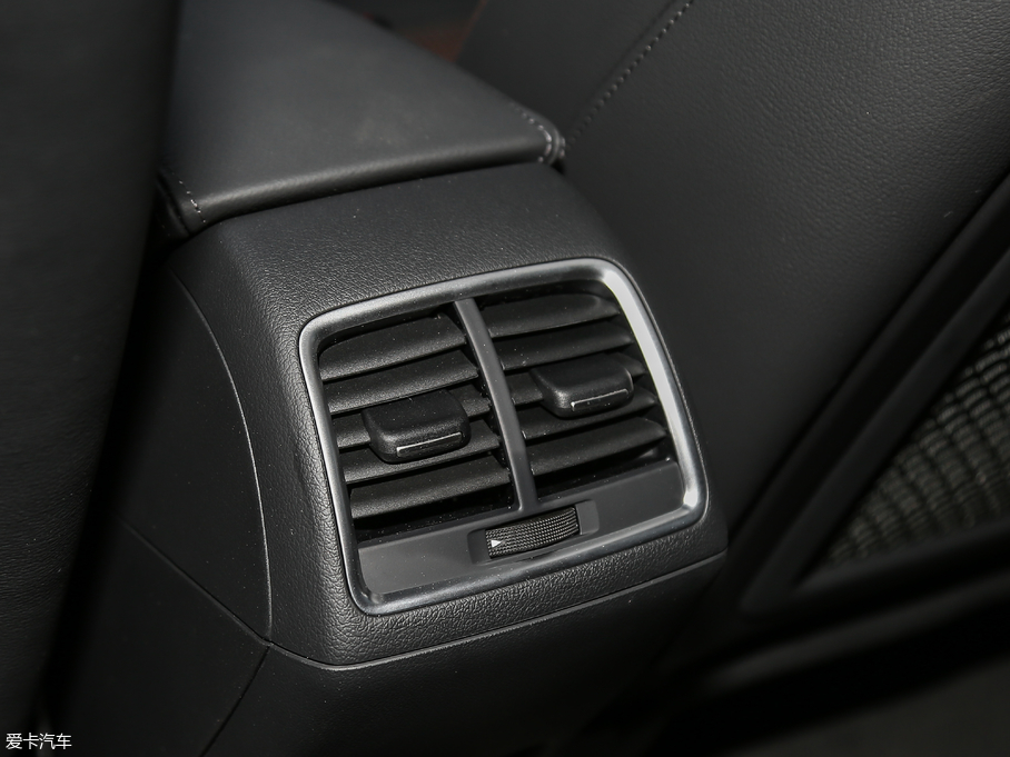 2018WQ3 30 35 TFSI r