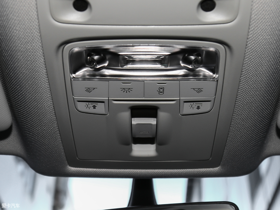 2018?yun)WQ3 30 35 TFSI r(sh)