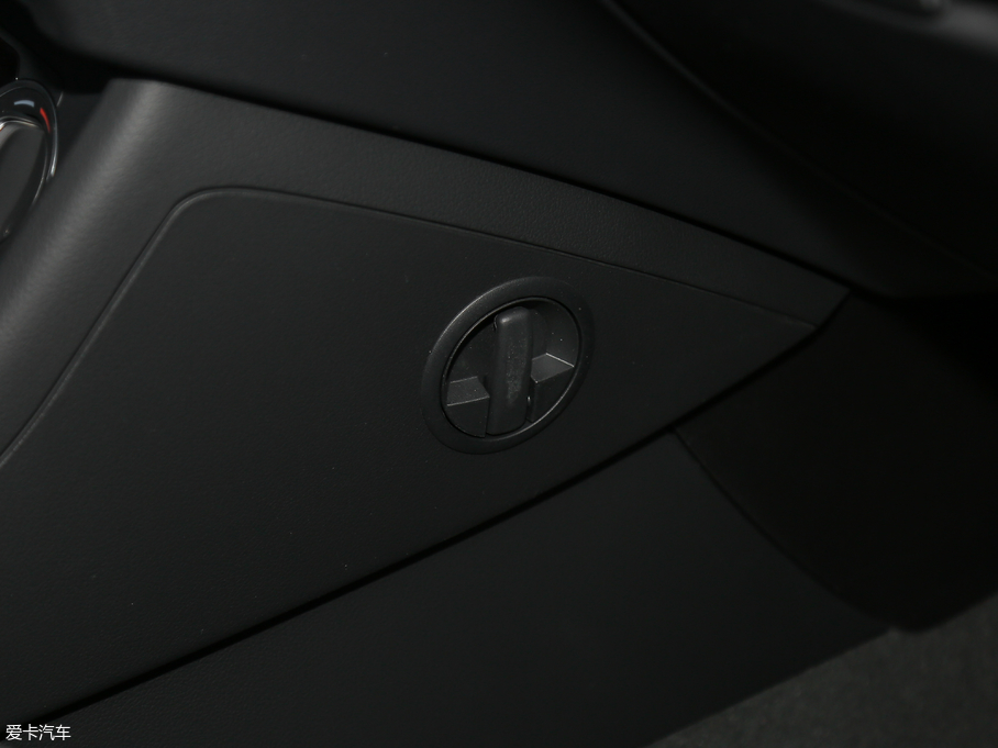 2018?yun)WQ3 30 35 TFSI r(sh)