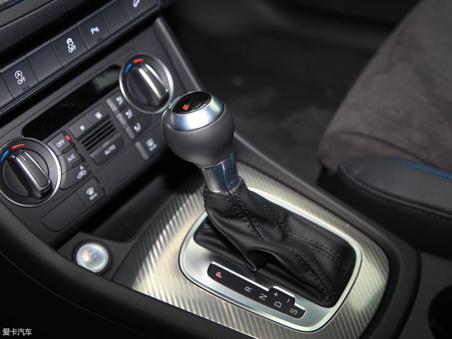 2018WQ3 30 35 TFSI quattro\