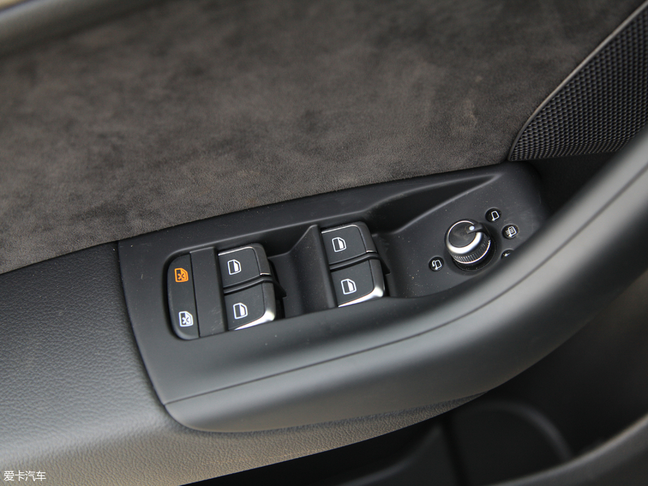 2018WQ3 30 35 TFSI quattro\