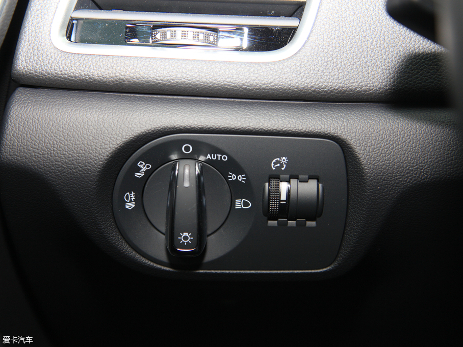 2018WQ3 30 35 TFSI quattro\