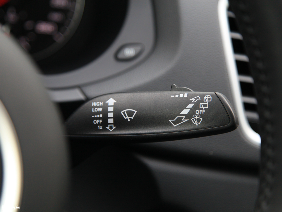 2018WQ3 30 35 TFSI quattro\