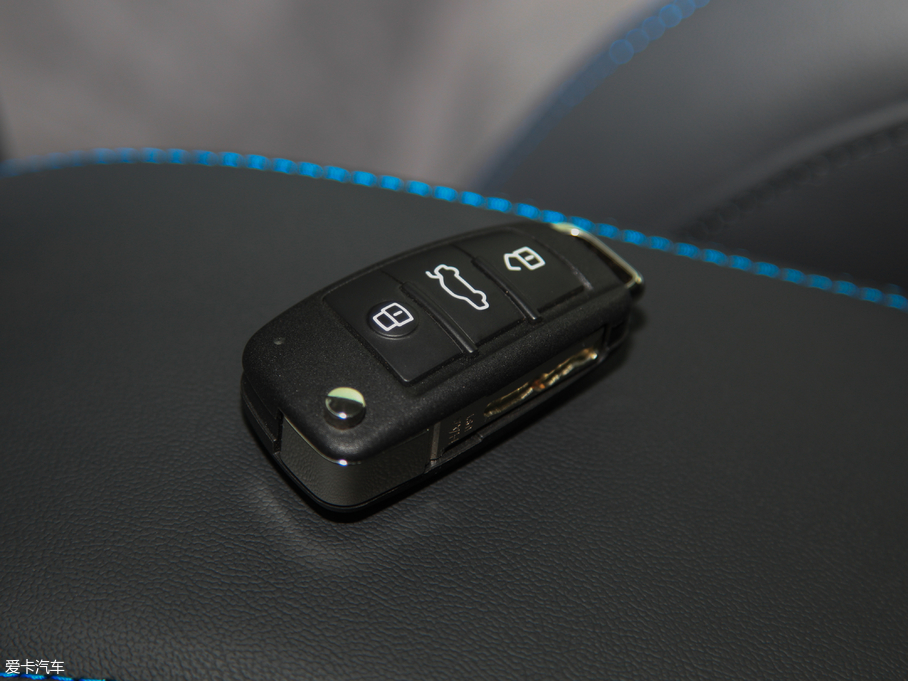 2018WQ3 30 35 TFSI quattro\