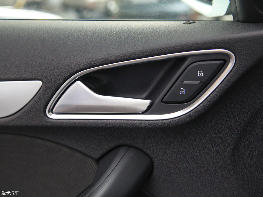 2018WQ3 30 30 TFSI ˜