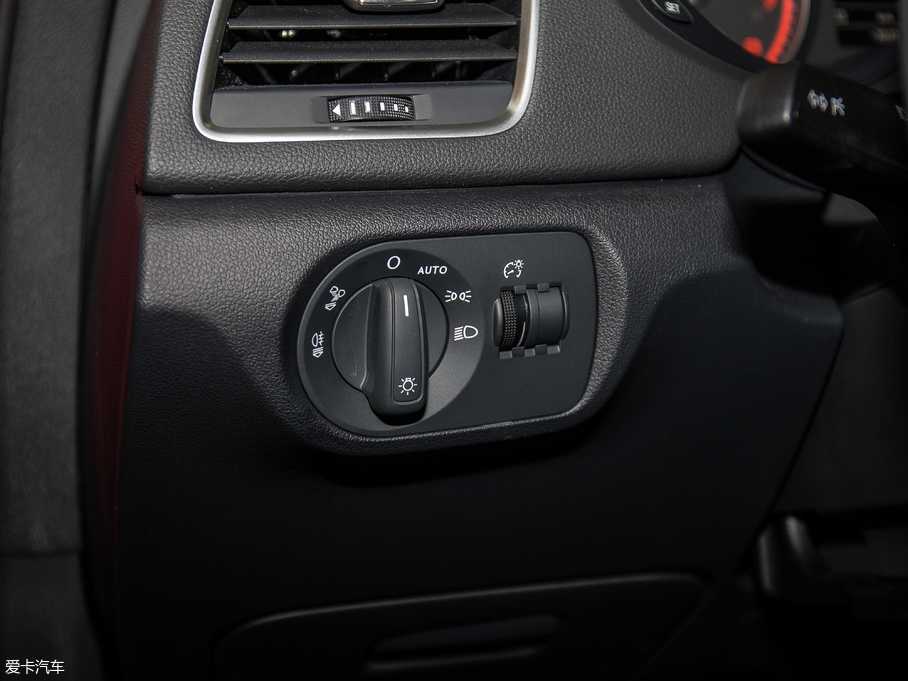 2018WQ3 30 30 TFSI L