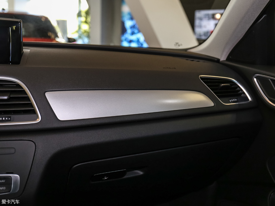 2018WQ3 30 30 TFSI L