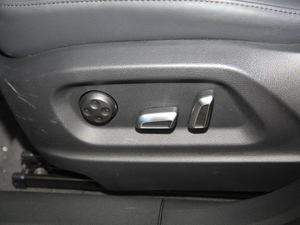 201830 35 TFSI quattro\ {{