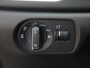 201830 40 TFSI quattro\ п؅^