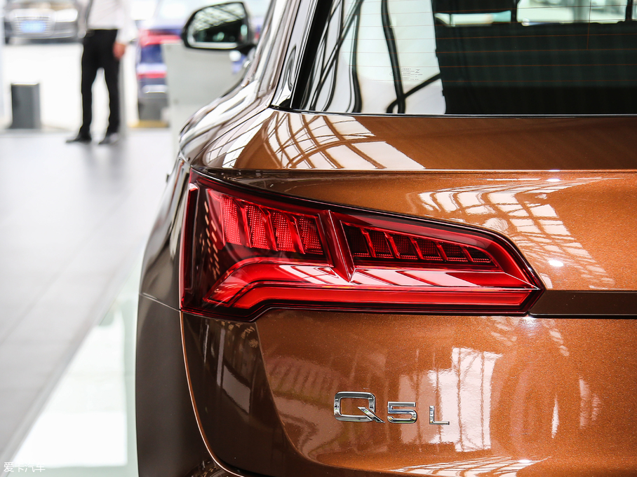 2018WQ5L 40 TFSI sr V