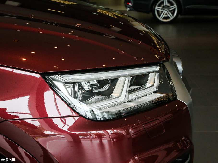 2018WQ5L 40 TFSI sr V