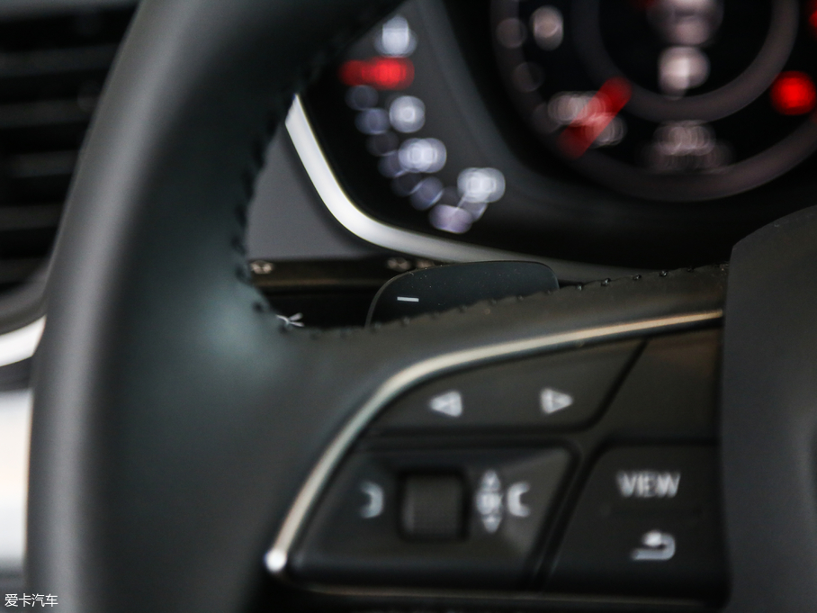 2018WQ5L 40 TFSI sr V