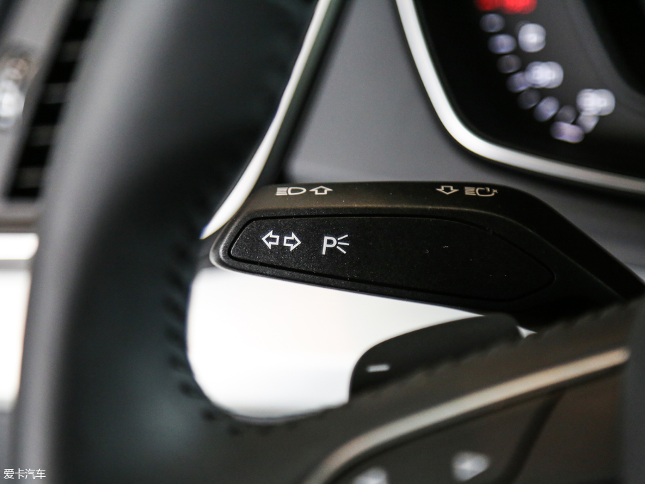 2018WQ5L 40 TFSI sr V