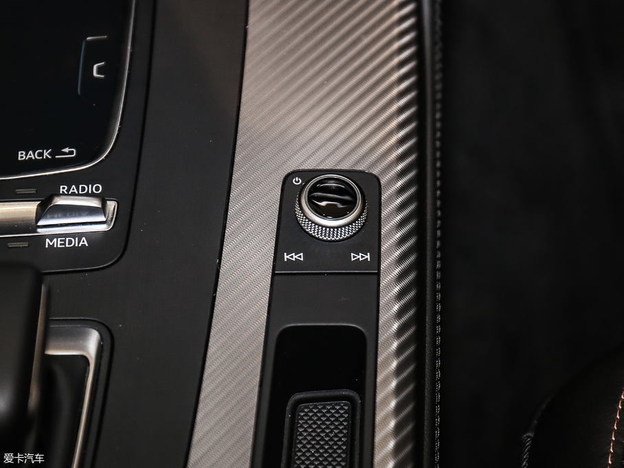 2018WQ5L 45 TFSI r V