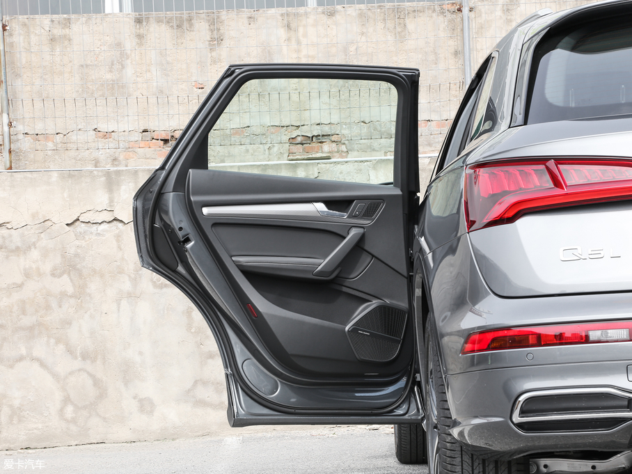 2018WQ5L 45 TFSI A\ VI