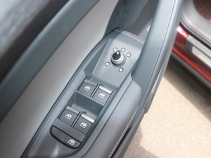 201845 TFSI L V {܇ƅ^(q)	