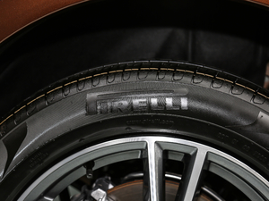 201840 TFSI sr V ݆̥Ʒ