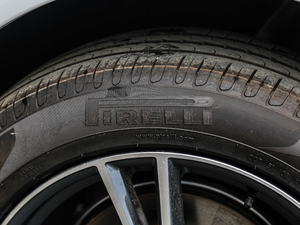 201845 TFSI r V ݆̥Ʒ