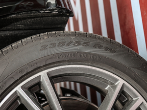 201845 TFSI r V ݆̥ߴ