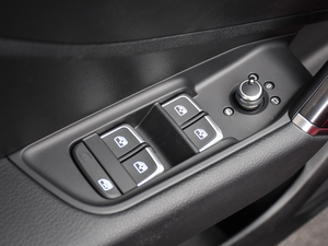 2019款35TFSI 上市专享版 国V 主驾车窗控制区	