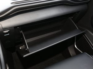 2023款410km 创业版 手套箱