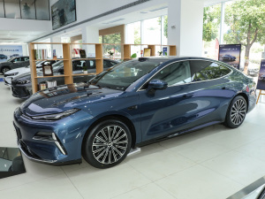 2025130km EM-P Ş w^