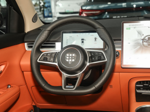 2026165km LmUltra 7 w^