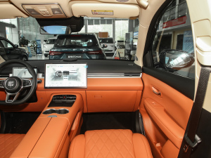 2026165km LmUltra 7 w^