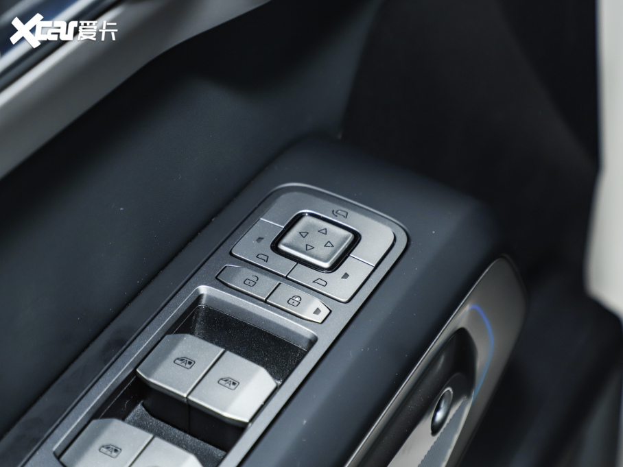 20253 501KM (q)Ultra