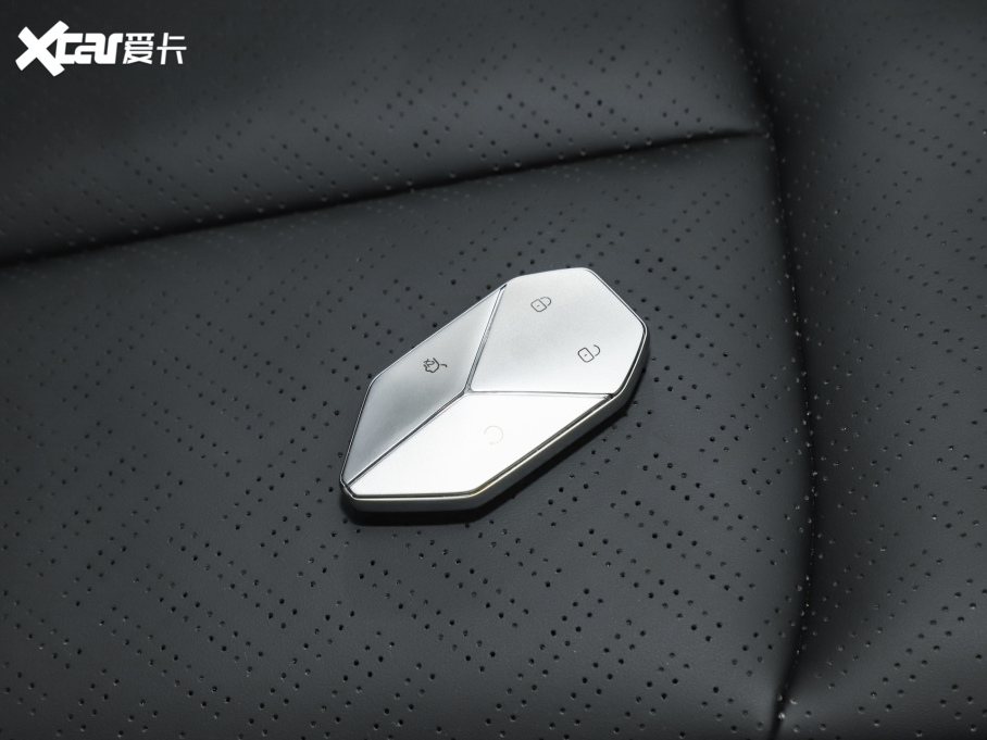 20253 501KM (q)Ultra