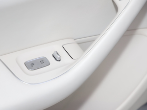 2024��736km UItra �п؅^