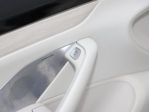 2024��736km UItra �п؅^