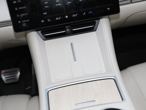 2024��736km UItra �п؅^