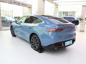 2024款736km UItra 整体外观
