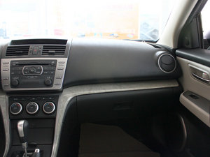 2009款2.0L 豪华版 中控区